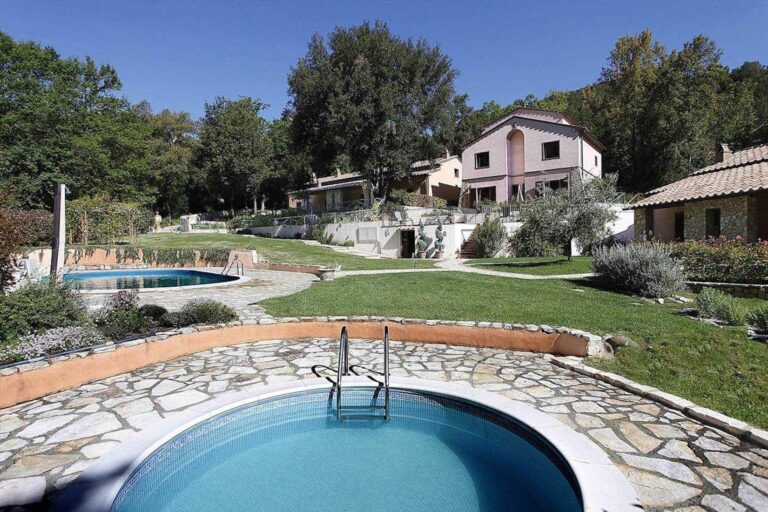 Villetta di testa in residence con piscina vicino alle Terme di Sassetta